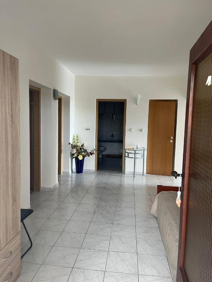 Apartments Lili Senj  Bagian luar foto